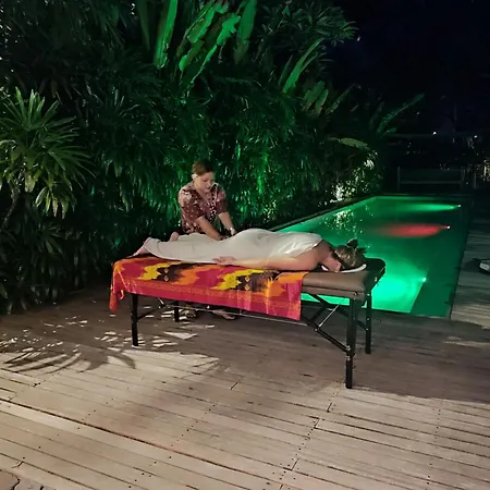Wahyu Wonderful 3Bd Villa With Huge Garden And Large Pool
